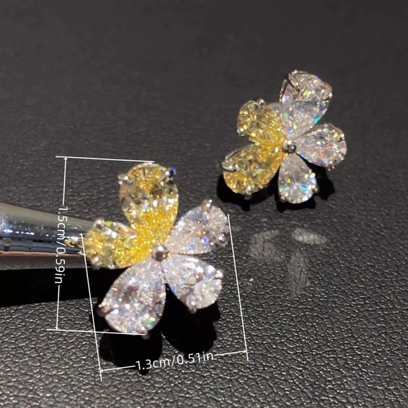 - - 🌸Beautiful Canary and White Prong Set lab Diamond Flower Post Back Ear… - Picture 3 of 10